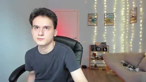 Snapshot of scooby_r chatting on December 2024 11:28:01 AM Thomas brunette and Alex blond online show from December 2024 11:28:01 AM