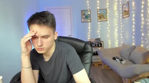 Snapshot of scooby_r chatting on January 2025 11:26:01 AM Thomas brunette and Alex blond online show from January 2025 11:26:01 AM