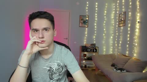 Snapshot of scooby_r chatting on January 2025 09:34:01 AM Thomas brunette and Alex blond online show from January 2025 09:34:01 AM