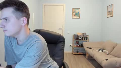 Snapshot of scooby_r chatting on February 2025 03:03:02 PM Thomas brunette and Alex blond online show from February 2025 03:03:02 PM