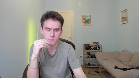 Snapshot of scooby_r chatting on March 2025 01:42:01 PM Thomas brunette and Alex blond online show from March 2025 01:42:01 PM