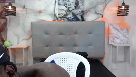 Snapshot of scottdamar chatting on October 2025 06:09:01 PM Damar online show from October 2025 06:09:01 PM