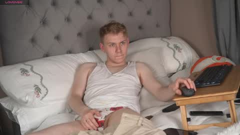 Snapshot of scottish_twink01 chatting on June 2026 10:59:01 PM danny online show from June 2026 10:59:01 PM