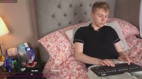 Snapshot of scottish_twink01 chatting on June 2026 10:40:02 PM danny online show from June 2026 10:40:02 PM