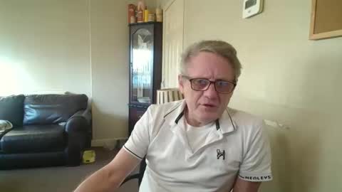 Snapshot of scottsman214 chatting on May 2026 06:35:01 PM James online show from May 2026 06:35:01 PM