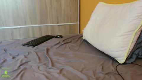 scotty_98 online show from November 2025 12:33:02 PM