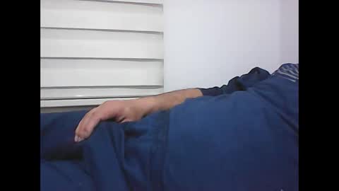 Snapshot of screw2 chatting on February 2026 08:07:01 PM Evren online show from February 2026 08:07:01 PM