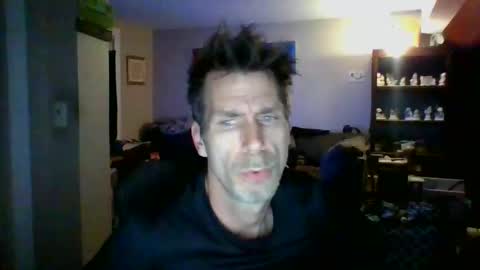 Snapshot of scroach11 chatting on April 2026 01:52:01 AM GettOffMyLawn online show from April 2026 01:52:01 AM