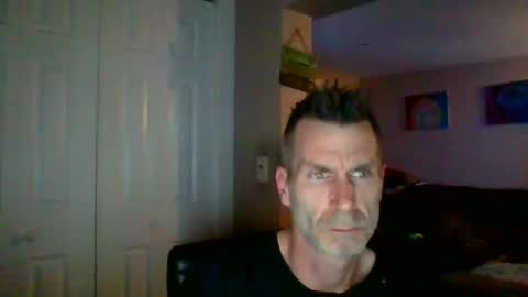 Snapshot of scroach11 chatting on May 2026 01:44:01 AM GettOffMyLawn online show from May 2026 01:44:01 AM