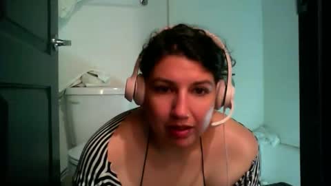 Danni online show from November 2025 04:07:02 PM