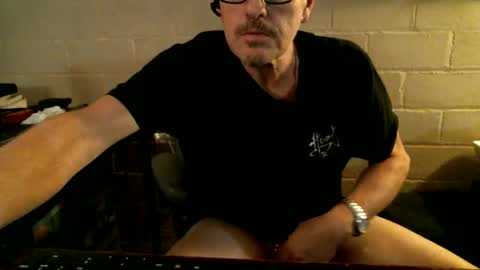 eating pussy  sucking dick online show from October 2025 12:43:02 AM