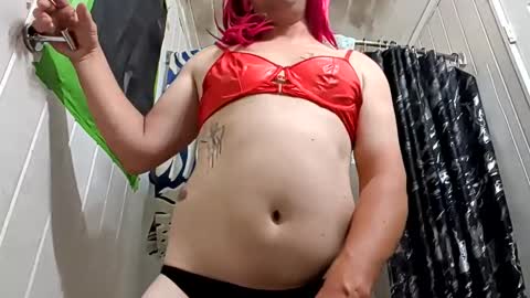 Snapshot of sdraftt45 chatting on May 2026 02:28:01 AM Arin online show from May 2026 02:28:01 AM