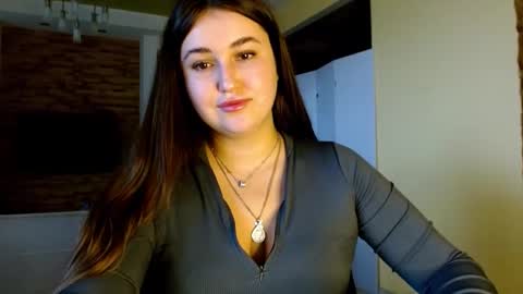 Elizabeth  online show from December 2025 08:01:02 AM