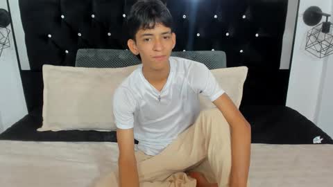 Sebastian Alvarez online show from October 2025 10:10:01 PM