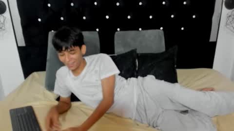 Sebastian Alvarez online show from November 2025 08:31:01 PM