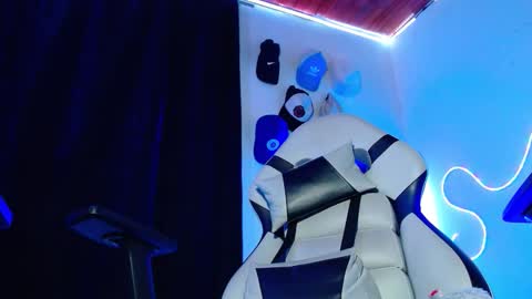 Sebastian online show from November 2025 04:45:02 AM