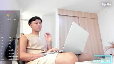 SEBAS  online show from October 2025 01:25:01 PM