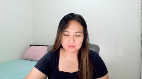 MILAN online show from March 2025 05:32:01 AM