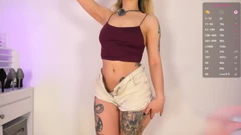 Ava   online show from September 2025 05:51:01 AM