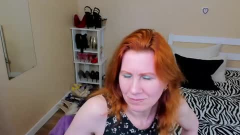 Snapshot of seductive_foxy_ chatting on May 2026 02:50:02 AM seductive_foxy_ online show from May 2026 02:50:02 AM