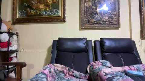 Snapshot of seductive_housewife chatting on March 2026 04:57:01 PM seductive_housewife online show from March 2026 04:57:01 PM