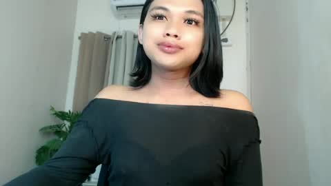 Snapshot of seductivedeluxe69 chatting on June 2026 11:03:02 PM Deluxe online show from June 2026 11:03:02 PM