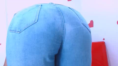 Estefany online show from September 2025 05:30:01 AM