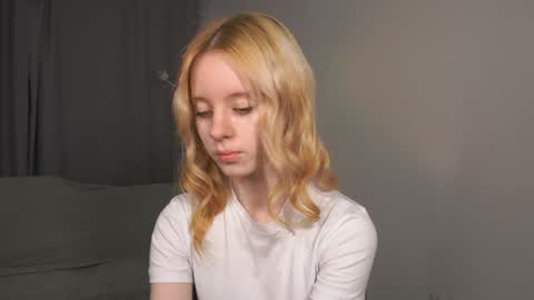 See Its honey bunny  im Lana online show from June 2026 04:18:01 PM