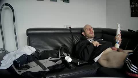 Sebastian online show from December 2024 02:09:01 PM