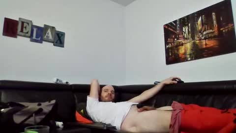 Sebastian online show from September 2025 05:09:02 AM