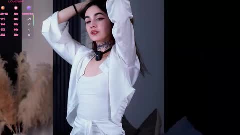 Snapshot of seeeyoubaby chatting on November 2025 02:49:02 PM Slavia online show from November 2025 02:49:02 PM