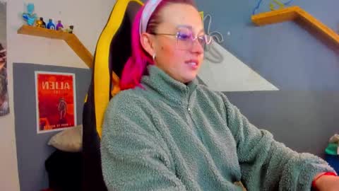 Yeyis  online show from November 2025 05:26:01 PM