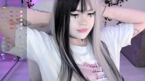 Selena  online show from November 2025 12:17:01 PM