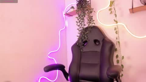 Snapshot of selena_ferreira chatting on April 2026 11:17:01 AM Selena online show from April 2026 11:17:01 AM