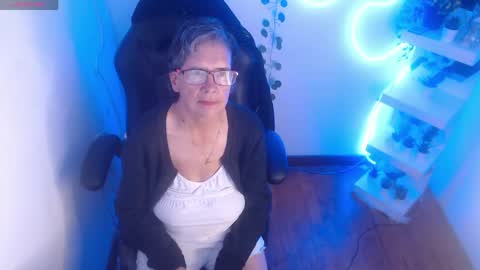 Snapshot of selena_ferreira chatting on June 2026 07:25:01 PM Selena online show from June 2026 07:25:01 PM