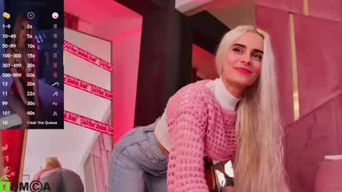 Selena online show from October 2025 05:09:02 AM