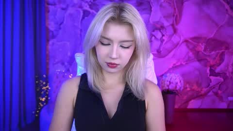 selenairis online show from October 2025 09:37:02 PM