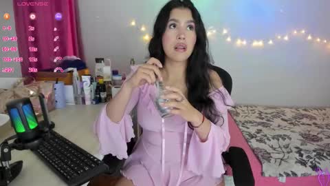 Snapshot of selene_e chatting on February 2026 10:39:01 PM Karol. online show from February 2026 10:39:01 PM