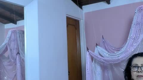 Snapshot of selene_moretti chatting on May 2026 12:01:02 PM selene online show from May 2026 12:01:02 PM