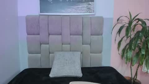 Selene online show from April 2026 09:50:02 PM