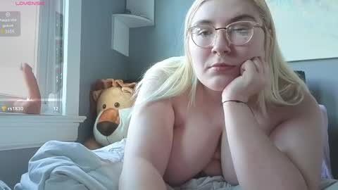 Selene online show from April 2026 10:56:02 PM