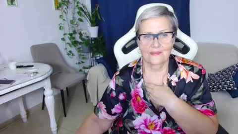 Selenna online show from February 2026 07:18:01 PM