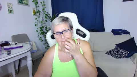 Selenna online show from February 2026 06:37:02 PM