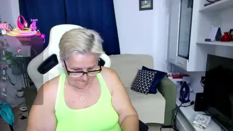 Snapshot of selenna57 chatting on May 2026 06:01:01 PM Selenna online show from May 2026 06:01:01 PM