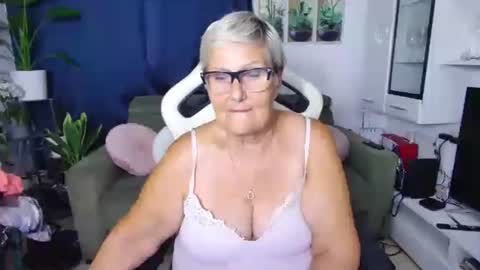 Selenna online show from August 2026 06:06:02 PM