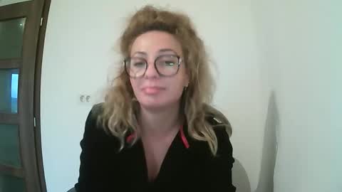 Snapshot of selenna_emma843468 chatting on October 2025 01:50:01 PM Selenna online show from October 2025 01:50:01 PM