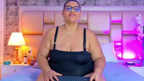 Selenna Cooper online show from April 2026 11:42:01 AM