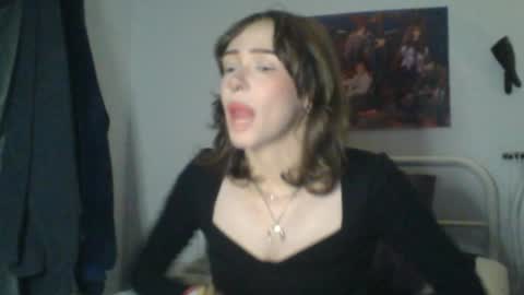 goddess esme  online show from October 2025 12:32:01 AM
