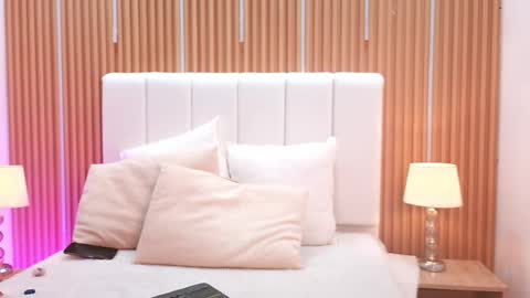 Sensual Kim77 online show from March 2026 12:44:01 PM