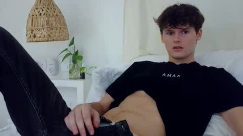 Snapshot of sensualalien chatting on May 2026 12:39:01 AM Cam online show from May 2026 12:39:01 AM
